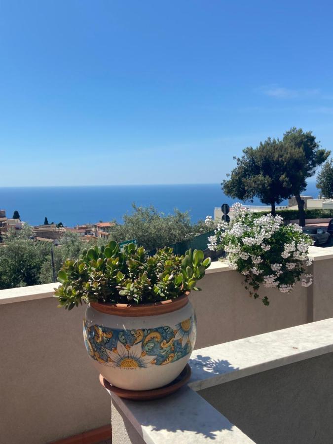 Villa Centaurea Apartment With Private Parking Таормина Екстериор снимка