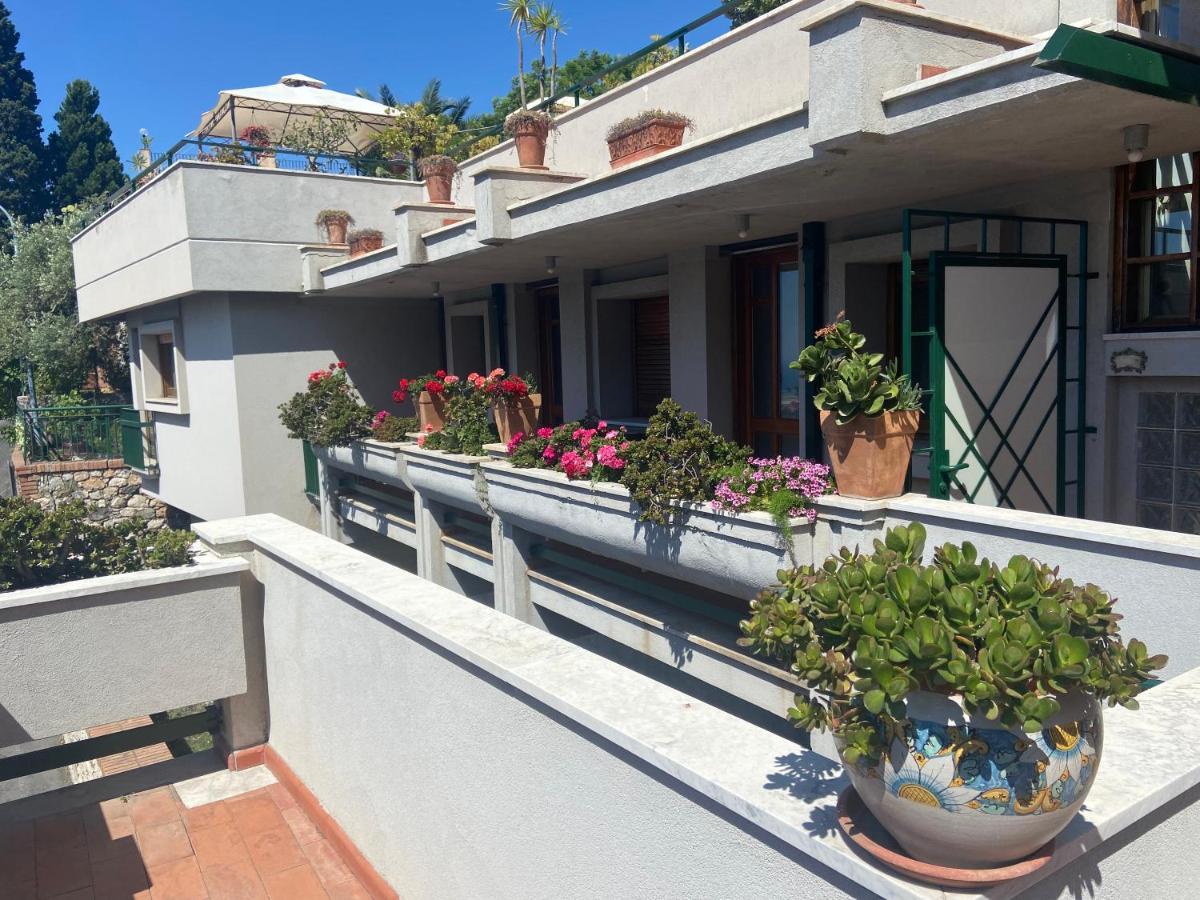 Villa Centaurea Apartment With Private Parking Таормина Екстериор снимка