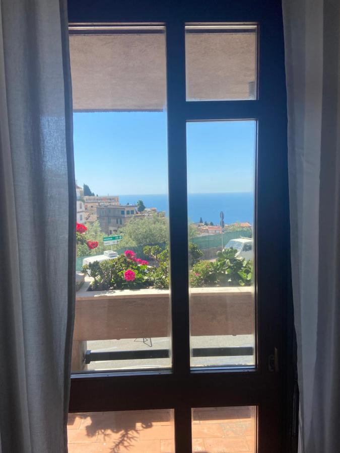 Villa Centaurea Apartment With Private Parking Таормина Екстериор снимка