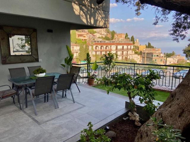 Villa Centaurea Apartment With Private Parking Таормина Екстериор снимка